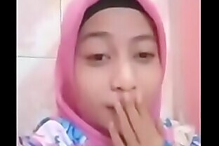 'Tudung Melayu Masturbasi malay pretty girl'