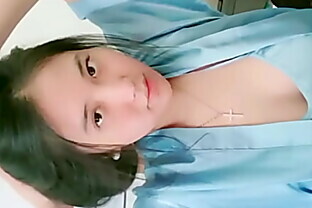 cewe kocokin toket enak full ;  43 sec